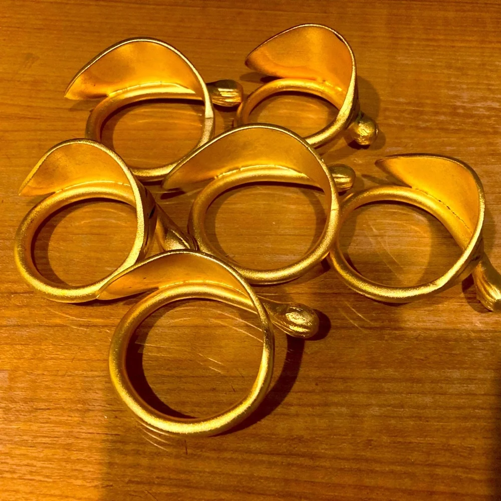 Golden Leaf Napkin Rings - 6 pcs - Picture 3 of 6